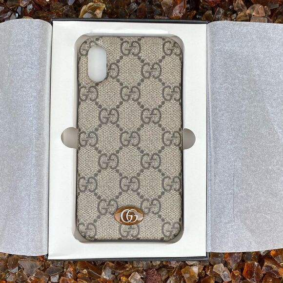 Gucci Authentic Brown Logo iPhone X/XSCase Cover w/Logo Charm. New in Box (NIB) - Picture 1 of 7